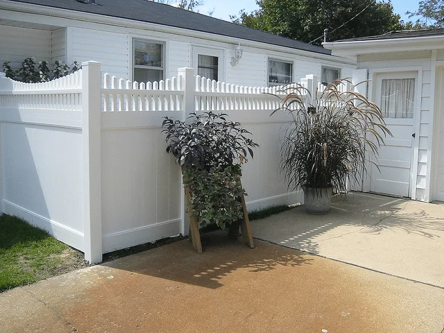 Kenosha Vinyl Fencing