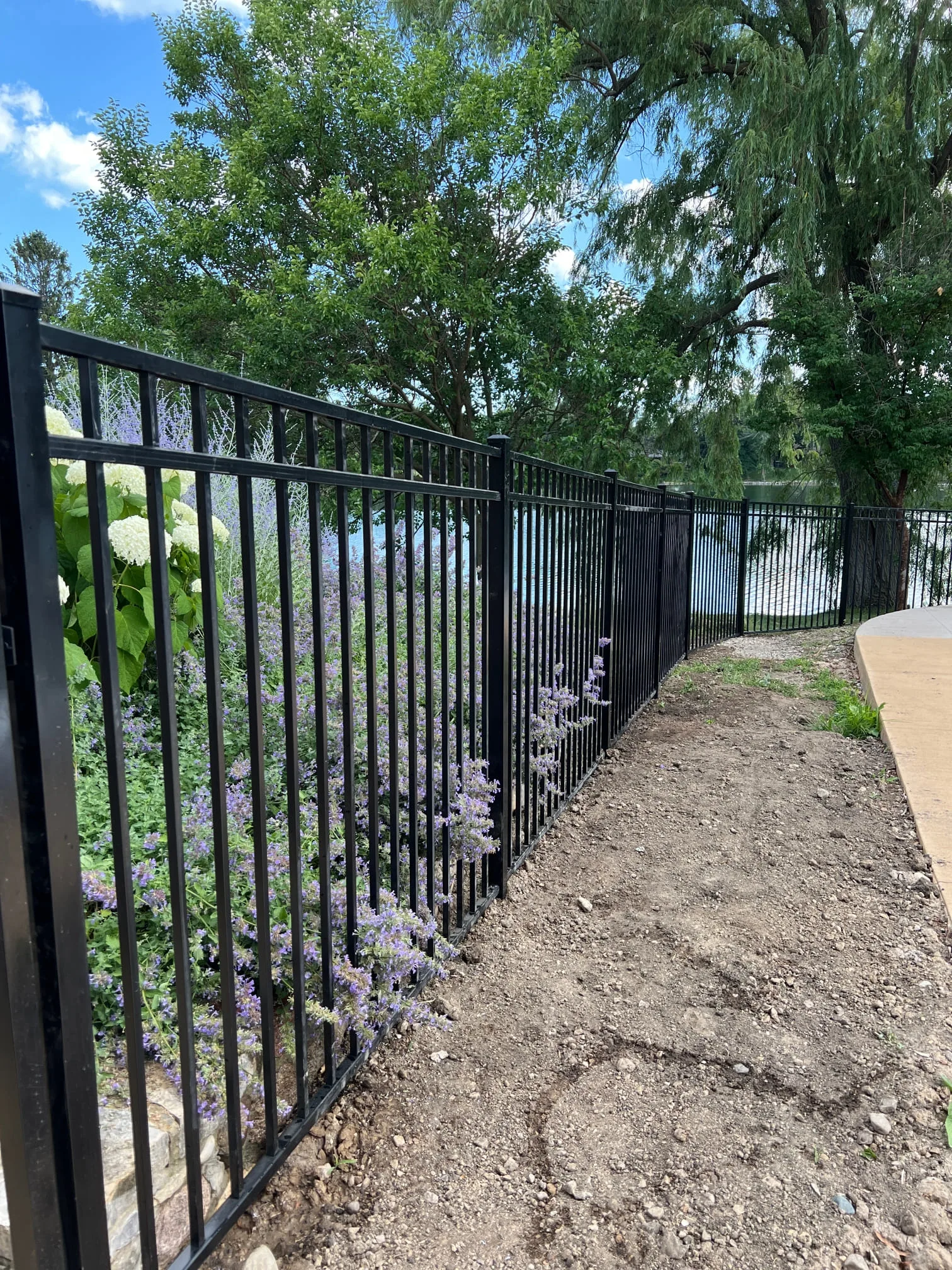 how-hard-is-it-to-install-aluminum-fence